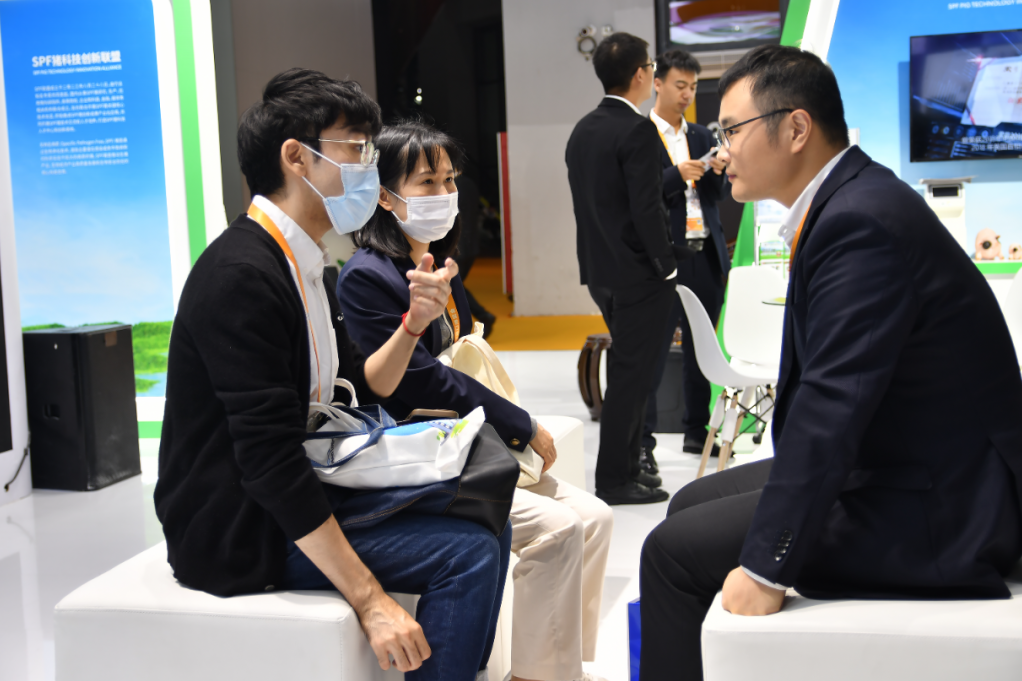 闪耀进博会的 N+1 种黑科技｜Z News