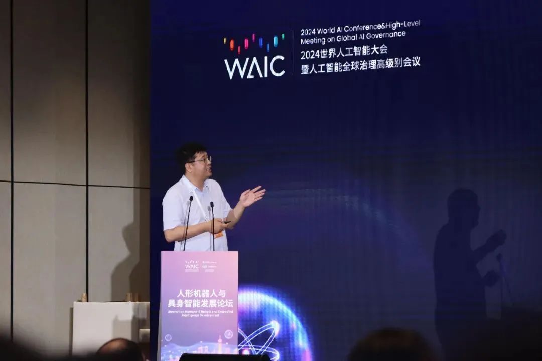 卢策吾教授演讲：具身智能是否找到了属于自己的 Scaling Law？｜Z Talk